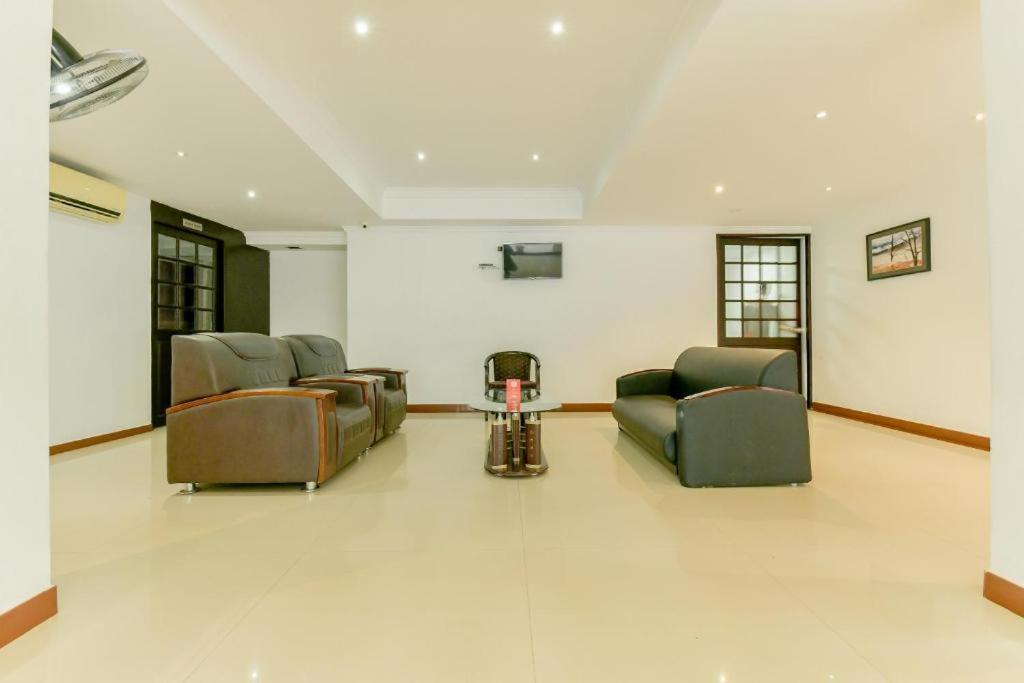 Centre Point Hotel Kochi Exterior photo